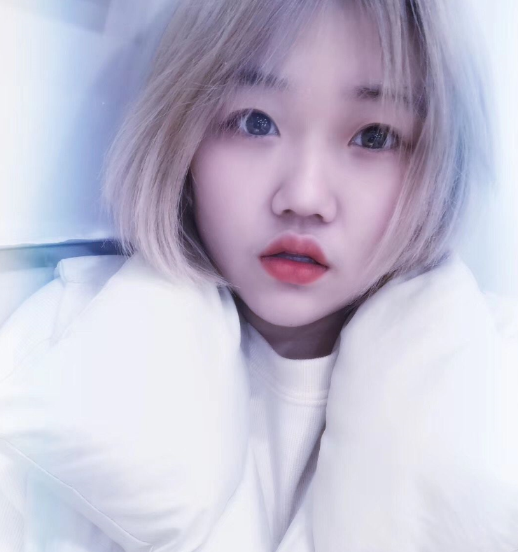 学生，彤彤，微胖